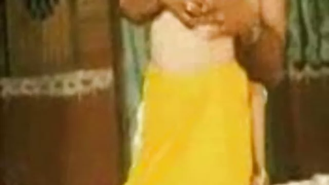నల్లటి జుట్టు గల స్త ... - 02:08 min