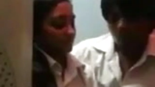 పాత సోదరి రెండు చూడట ... - 02:21 min