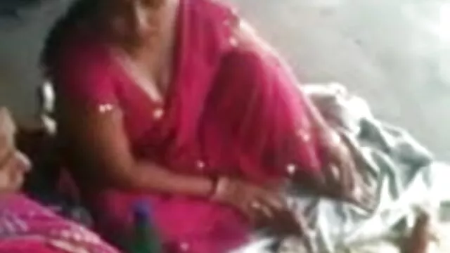 అతను అడవుల్లో ఒక సెక ... - 02:15 min