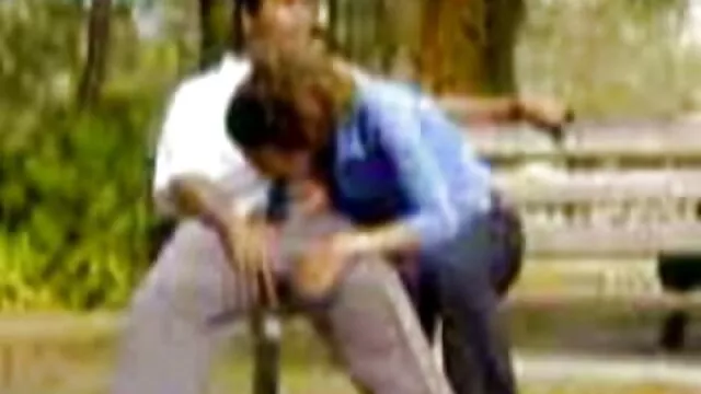 యువ అమ్మాయి మొదటి తె ... - 01:53 min