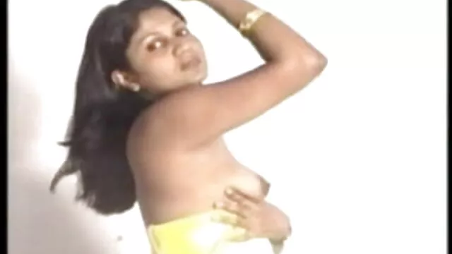 నల్లటి జుట్టు గల స్త ... - 06:19 min