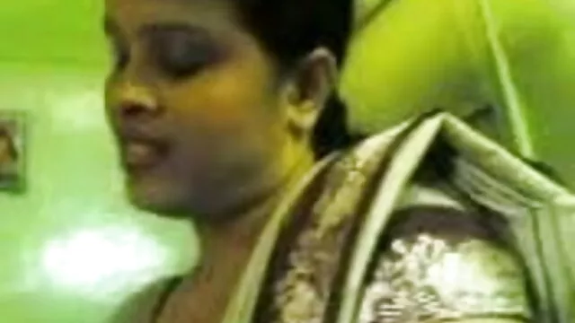 ఒక స్నేహితుడు తో బీచ ... - 0:40 min