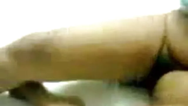భర్త ఇంట్లో నిలబడుతు ... - 05:23 min
