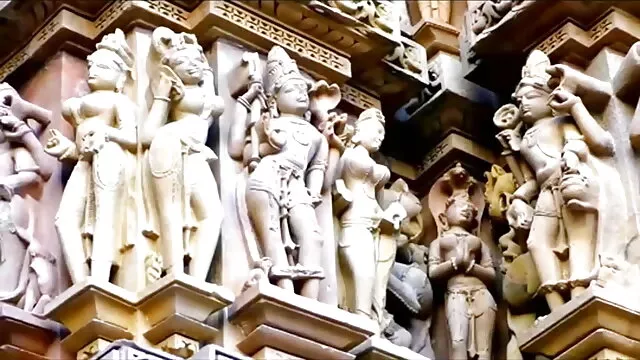 వేళ్లు కాళ్లు అంగము  ... - 02:25 min