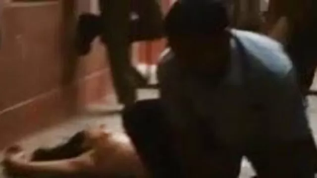 గ్రామంలో డక్ చూడండి  ... - 02:27 min
