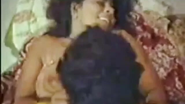 నేకెడ్ బ్లాండ్ బెడ్  ... - 04:04 min
